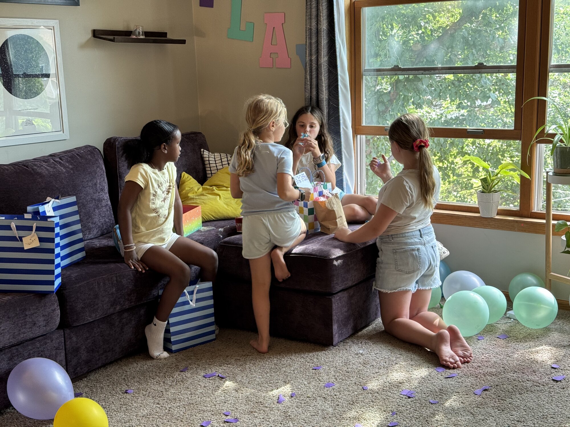 char with her friends